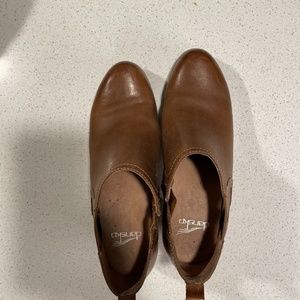 Dansko Harley Size 37 (7-7.5)